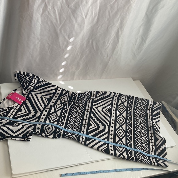 Shasa Geometric Print Open Waist Bodycon Dress Size Large (Juniors) - Picture 10 of 11